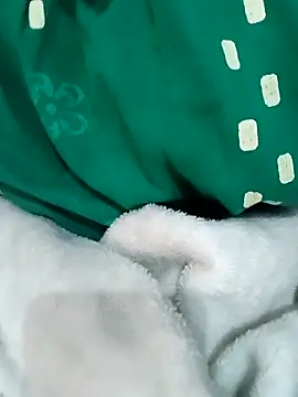 Snapshot of TeluguCuplehyd chatting on October 3, 8:22 am TeluguCuplehyd online show from October 3, 8:22 am