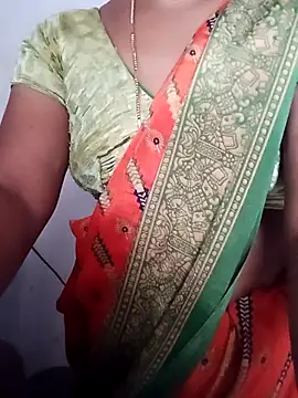 Snapshot of TeluguCuplehyd chatting on November 10, 5:06 am TeluguCuplehyd online show from November 10, 5:06 am