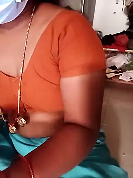 Snapshot of TeluguCuplehyd chatting on December 3, 5:37 am TeluguCuplehyd online show from December 3, 5:37 am