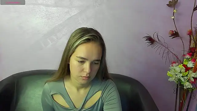 Snapshot of Emilybaby_xxx chatting on September 21, 4:25 am Emilybaby xxx online show from September 21, 4:25 am