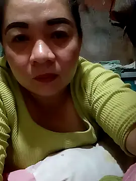 Snapshot of hornymom_01 chatting on September 23, 10:51 am hornymom 01 online show from September 23, 10:51 am