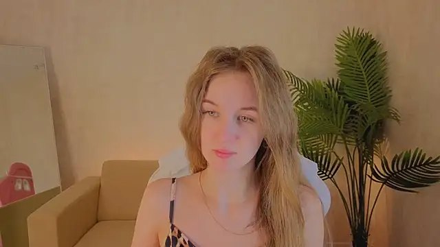 kianawhite online show from January 14, 1:55 am