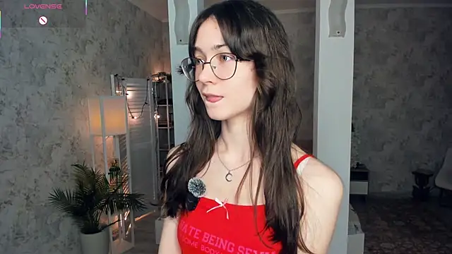 ReneeLippeatt online show from November 23, 7:46 pm