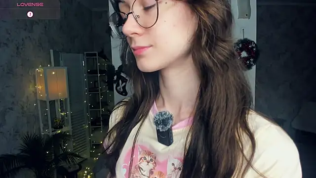 ReneeLippeatt online show from December 18, 7:20 pm