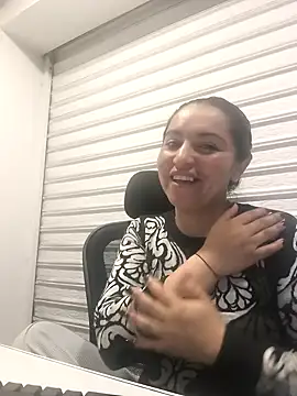 Alisson Stonee online show from February 1, 6:06 pm