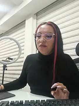 Alisson Stonee online show from May 15, 9:22 pm
