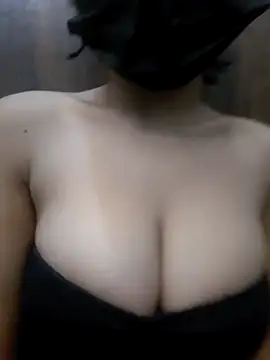 Snapshot of Onlyfordarlings chatting on April 6, 9:21 am Onlyfordarlings online show from April 6, 9:21 am