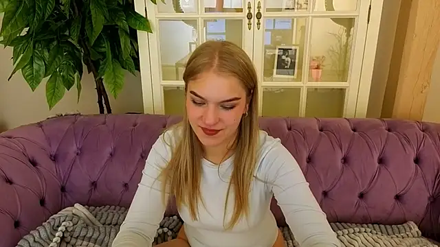 AlinaLiii online show from March 22, 6:44 pm