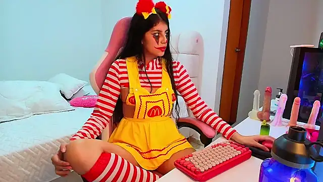 Julieta Rose19 online show from November 1, 4:03 am