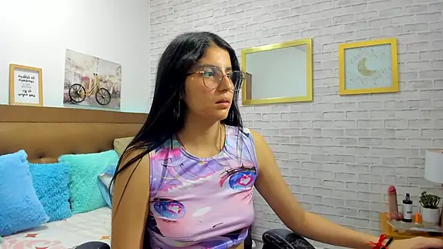 Snapshot of Julieta_Rose19 chatting on August 7, 8:11 pm Julieta Rose19 online show from August 7, 8:11 pm