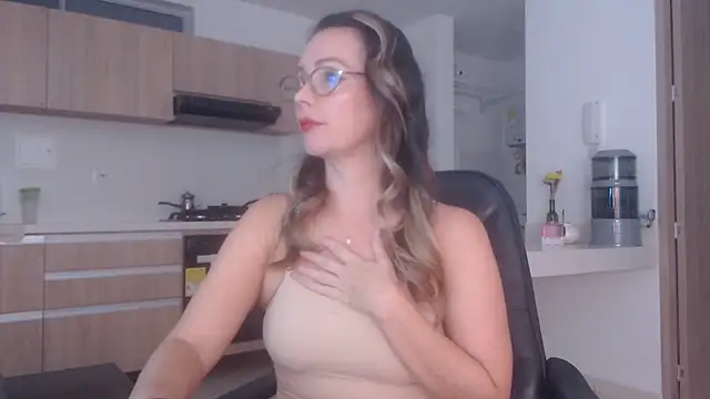 LovePaula online show from March 15, 10:54 am