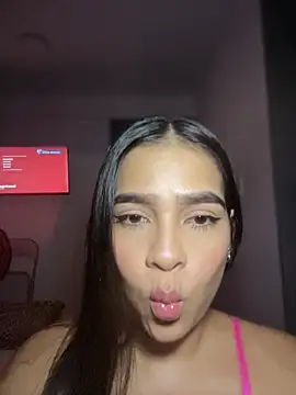 Snapshot of Valery_lux16 chatting on July 2, 11:22 pm Valery lux16 online show from July 2, 11:22 pm