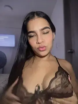 Snapshot of Valery_lux16 chatting on July 5, 3:19 pm Valery lux16 online show from July 5, 3:19 pm