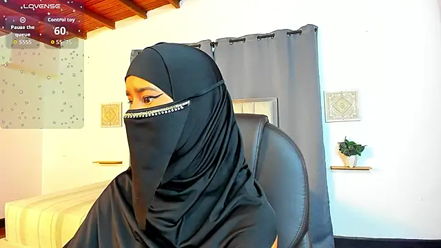 kalila latif online show from November 26, 2:45 am