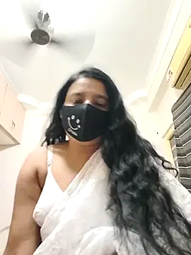 Charm Queen online show from February 11, 3:39 pm