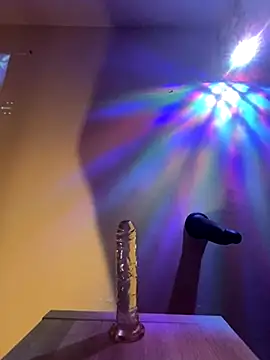 Reine du Vice84 online show from November 4, 12:10 am