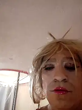 transreyna online show from June 13, 7:23 pm