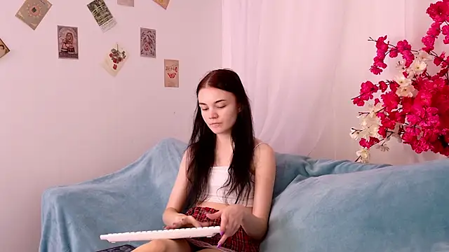 Snapshot of chatting on November 22, 6:12 am online show from November 22, 6:12 am