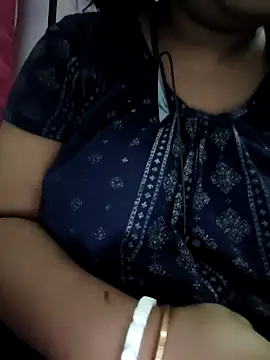 Deborbhavi222 online show from April 30, 6:25 pm