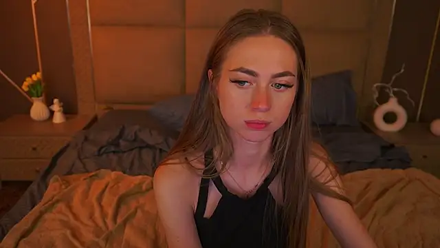 GoGoDream online show from October 2, 6:15 pm