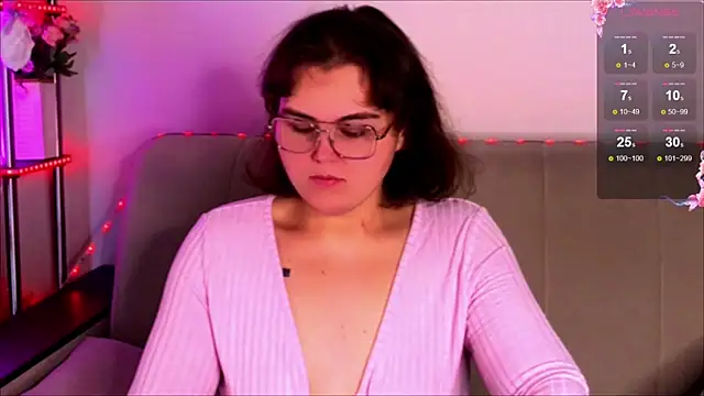 Snapshot of chatting on October 26, 3:23 am online show from October 26, 3:23 am