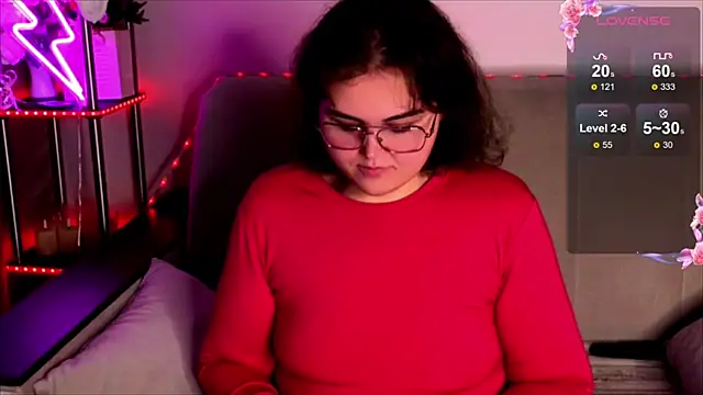 Snapshot of chatting on November 2, 4:37 am online show from November 2, 4:37 am