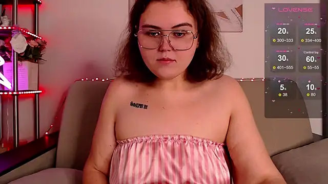 Snapshot of chatting on November 30, 4:16 am online show from November 30, 4:16 am