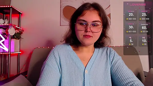 Snapshot of chatting on December 3, 3:14 am online show from December 3, 3:14 am