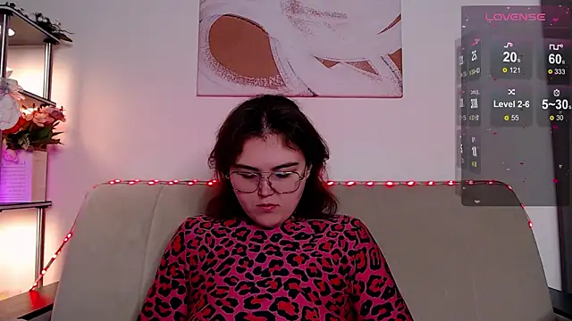 Snapshot of chatting on February 1, 4:11 am online show from February 1, 4:11 am