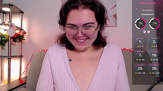 Snapshot of chatting on February 6, 4:39 am online show from February 6, 4:39 am