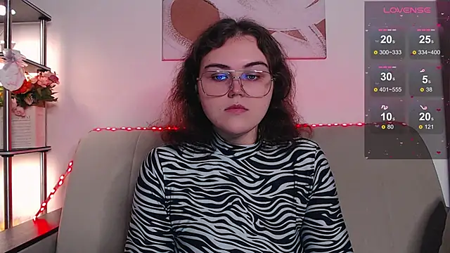 Snapshot of chatting on February 18, 4:19 am online show from February 18, 4:19 am