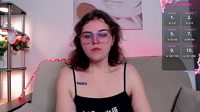 Snapshot of chatting on February 23, 4:32 am online show from February 23, 4:32 am