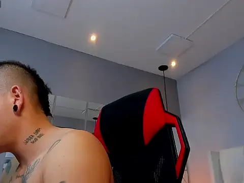 wildthor26 online show from October 8, 6:11 am