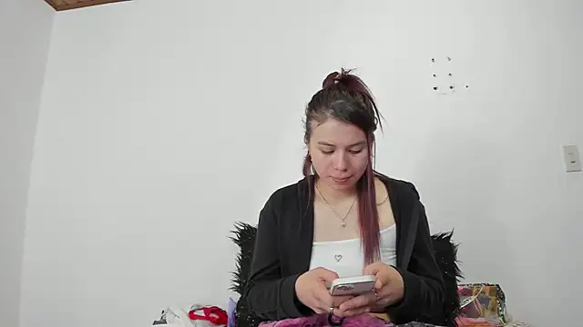 Snapshot of Valen_tina chatting on September 21, 1:46 pm Valen tina online show from September 21, 1:46 pm