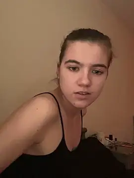 Snapshot of Lucy-XXX- chatting on October 7, 4:37 pm Lucy-XXX- online show from October 7, 4:37 pm
