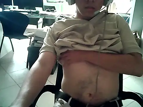Snapshot of xxx-yz chatting on September 28, 8:47 pm xxx-yz online show from September 28, 8:47 pm