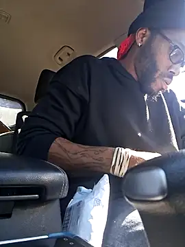 Snapshot of 214KingLonggg chatting on February 4, 6:03 pm 214KingLonggg online show from February 4, 6:03 pm