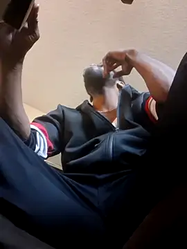 Snapshot of 214KingLonggg chatting on March 29, 5:46 pm 214KingLonggg online show from March 29, 5:46 pm