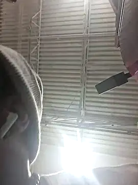 Snapshot of 214KingLonggg chatting on April 13, 12:49 am 214KingLonggg online show from April 13, 12:49 am