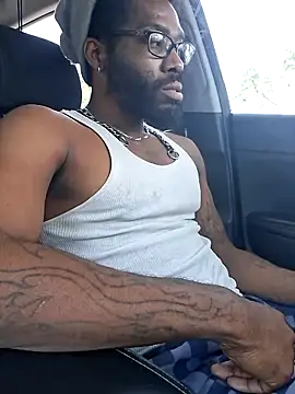 Snapshot of 214KingLonggg chatting on April 13, 9:42 pm 214KingLonggg online show from April 13, 9:42 pm