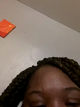 Snapshot of ChocolateKissesBaee chatting on September 27, 2:27 am ChocolateKissesBaee online show from September 27, 2:27 am