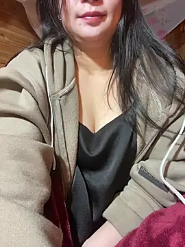 Snapshot of violet-00 chatting on January 10, 1:40 am violet-00 online show from January 10, 1:40 am