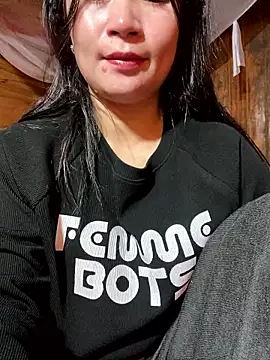 Snapshot of violet-00 chatting on January 12, 3:56 am violet-00 online show from January 12, 3:56 am