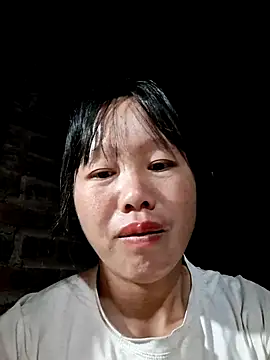 helenzz online show from October 31, 9:49 pm