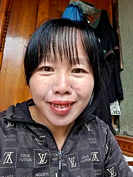 helenzz online show from November 14, 4:55 am