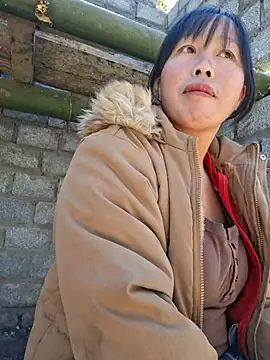 helenzz online show from November 29, 5:43 am