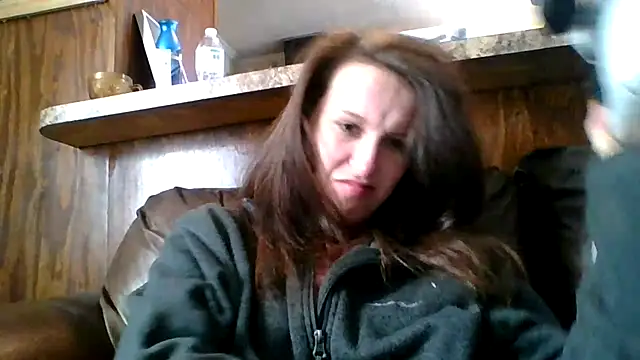 brunettebabexo3 online show from January 19, 4:00 pm