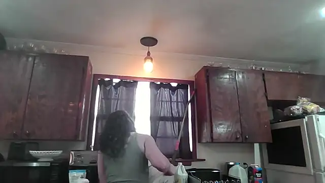 brunettebabexo3 online show from April 15, 9:26 pm