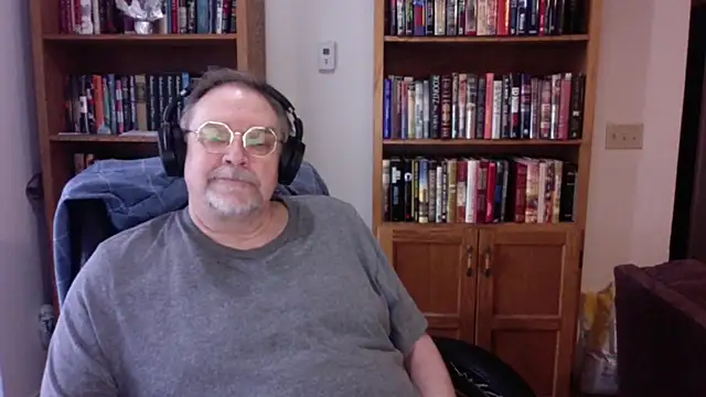 Vinyl22xh online show from April 11, 12:04 am