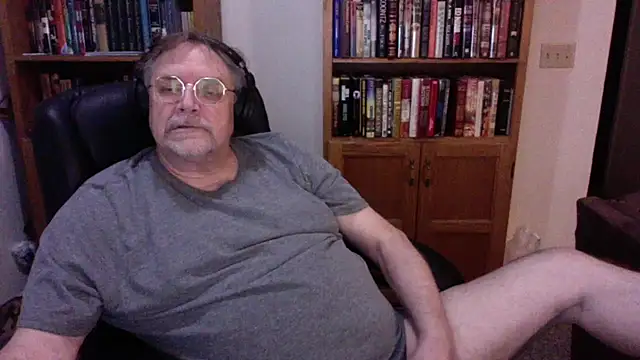 Vinyl22xh online show from April 26, 9:23 pm